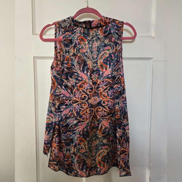 Spense Top - Picture 6 of 7